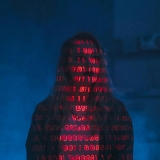 Rynek IT pod presją zmian – firmy inwestują w AI, specjaliści odczuwają niepewność